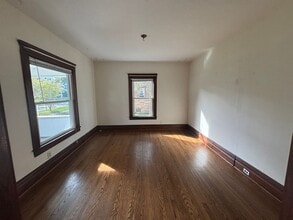513 N Center St in Grove City, PA - Building Photo - Building Photo