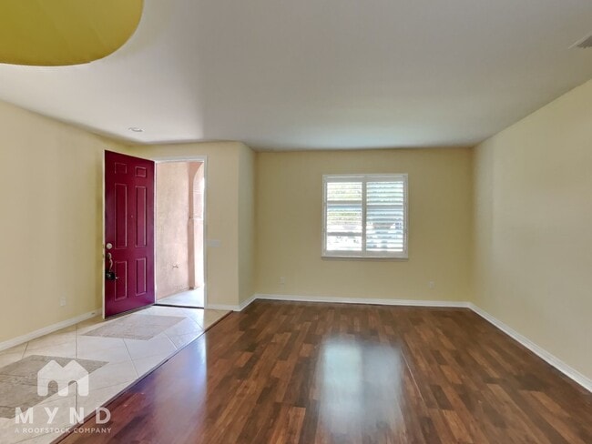 807 Via Bahia in San Marcos, CA - Building Photo - Building Photo