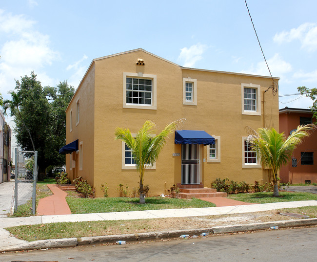 1129 NW 4th St in Miami, FL - Building Photo - Building Photo