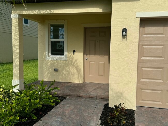 664 Carlyle Wy in Fort Pierce, FL - Building Photo - Building Photo