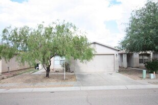 6211 S Avenue De La Chandelle in Tucson, AZ - Building Photo