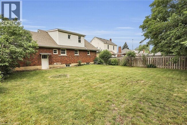 450 Niagara St in St Catharines, ON - Building Photo - Building Photo