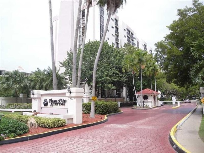 property at 17021 N Bay Rd