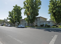 Peachland Apartments in Clovis, CA - Foto de edificio - Building Photo