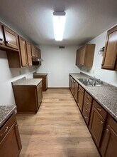 1115 Skyline Dr in Marshall, MN - Foto de edificio - Building Photo