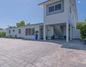 11480 SW 55th St, Unit Upstairs Apartment in Miami, FL - Building Photo - Building Photo