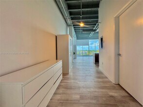 8101 Biscayne Blvd in Miami, FL - Building Photo - Building Photo