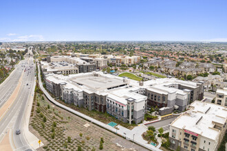 Oxnard Town Square 12 in Oxnard, CA - Building Photo - Building Photo