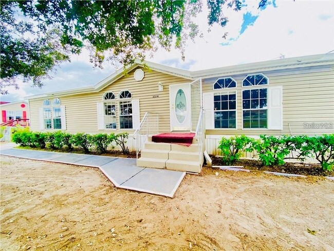property at 3214 Silver Lake Ct