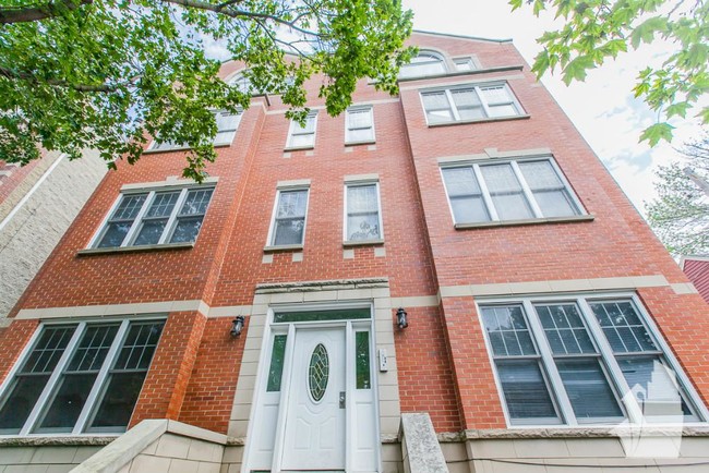 property at 2715 N Wayne Ave