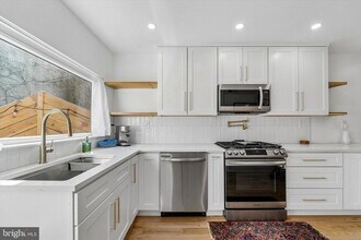 2565 Tulip St in Philadelphia, PA - Building Photo - Building Photo