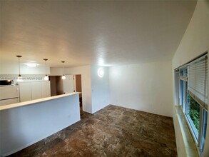 729 NE 6th St in Hallandale Beach, FL - Building Photo - Building Photo