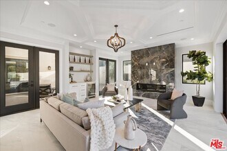4351 Vanalden Ave in Los Angeles, CA - Building Photo - Building Photo