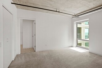 979 S Clark St in Chicago, IL - Building Photo - Building Photo