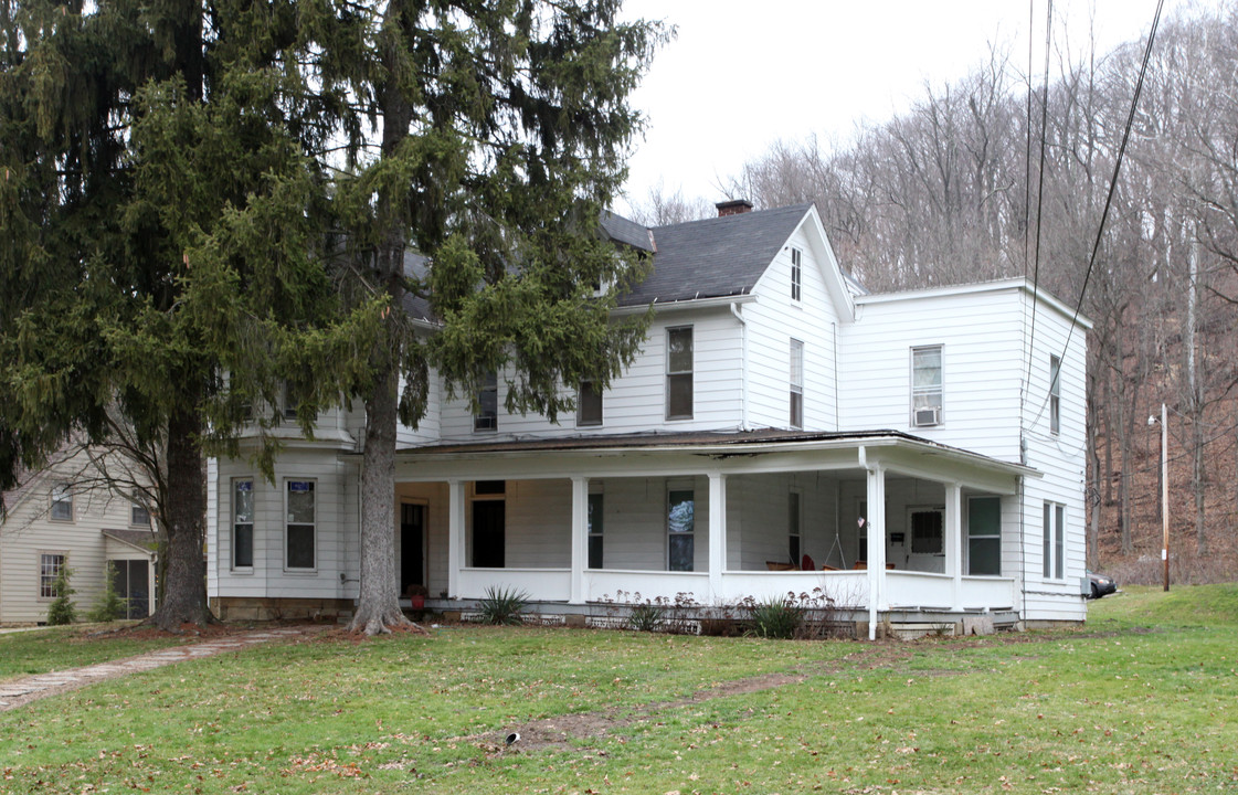 600 W Broadway St in Granville, OH - Building Photo