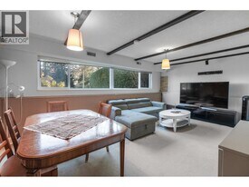 2528 Belloc St in North Vancouver, BC - Building Photo