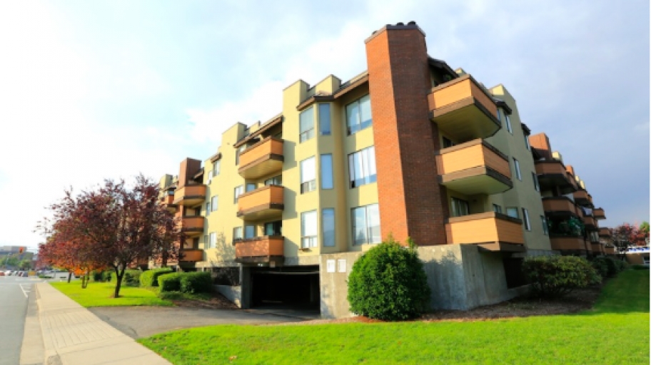 Lakeside Court in Chilliwack, BC - Building Photo