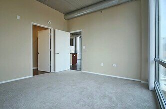 1451 S State St, Unit 1708 in Chicago, IL - Foto de edificio - Building Photo