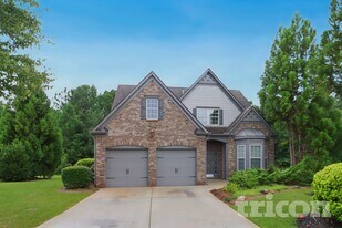 222 High Ct Way in Locust Grove, GA - Building Photo