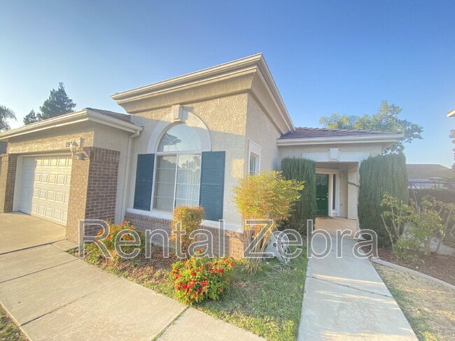 property at 1923 Pinehurst Dr