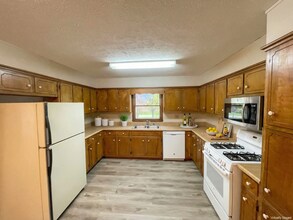 691 Kirkus Dr SE in Conyers, GA - Foto de edificio - Building Photo