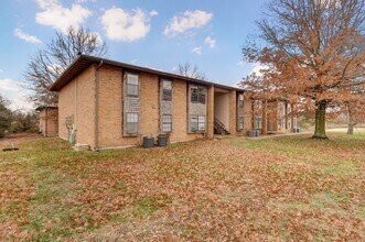 930 New Buffalo Rd in Lebanon, MO - Building Photo - Building Photo