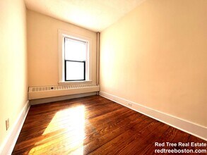 5 Glen Rd, Unit 202 in Boston, MA - Building Photo - Building Photo