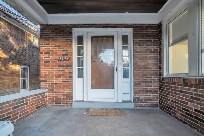 1644 McFarland Rd in Pittsburgh, PA - Building Photo - Building Photo