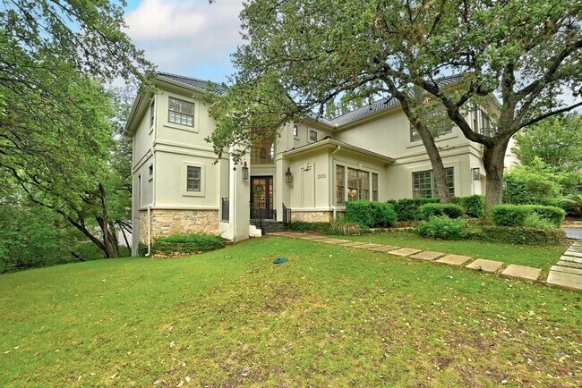 2100 Rue De St Germaine in Austin, TX - Building Photo - Building Photo