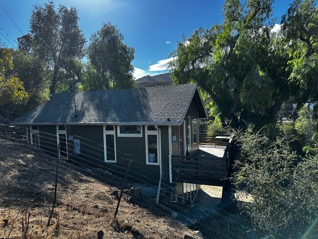 28921 Crest Dr in Agoura Hills, CA - Building Photo - Building Photo