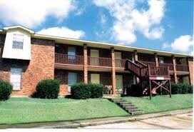 Cassandra Apartments in Hattiesburg, MS - Building Photo