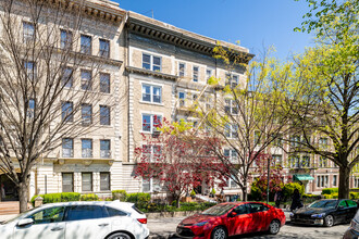 469 Eastern Pky in Brooklyn, NY - Building Photo - Building Photo