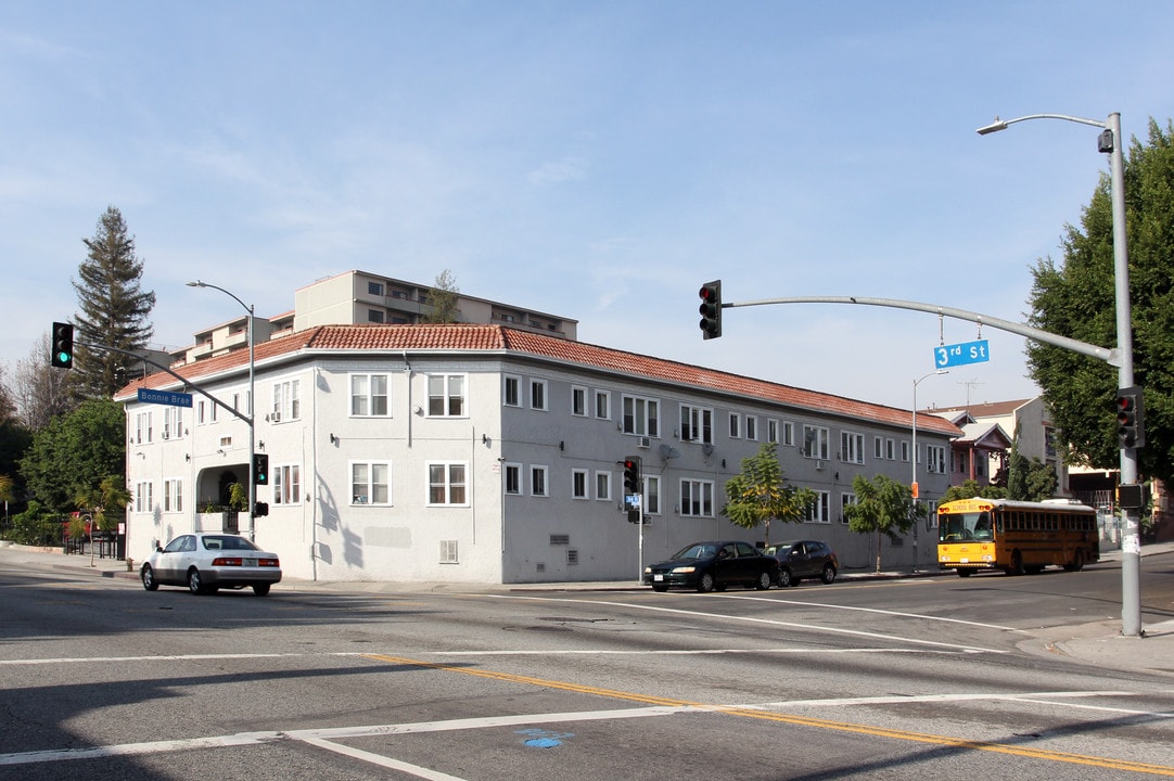 1913 W 3rd St in Los Angeles, CA - Building Photo