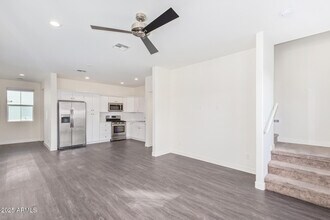 3218 W Glendale Ave in Phoenix, AZ - Building Photo - Building Photo