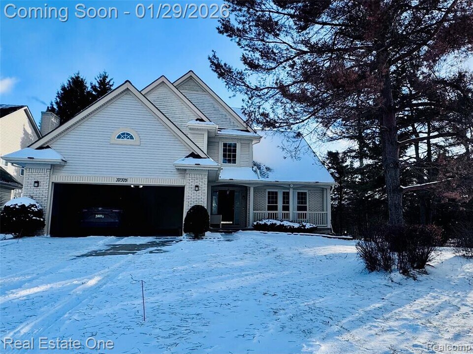 37375 Chelsea Ln in Farmington Hills, MI - Building Photo