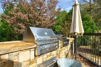 521 Brendlynn Ct in Suwanee, GA - Building Photo - Building Photo