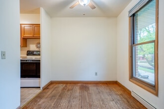 Middleton Lakeview Apartments in Middleton, WI - Building Photo - Interior Photo