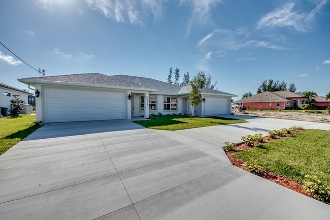 3419-3421 SW 15th Pl in Cape Coral, FL - Building Photo - Building Photo