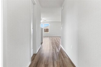 1821 Waggoner Dr in Aubrey, TX - Building Photo - Building Photo