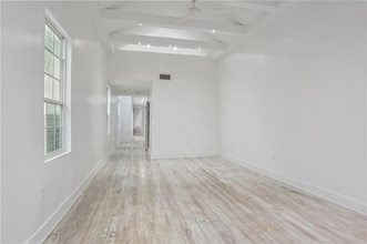 3122 Laurel St in New Orleans, LA - Foto de edificio - Building Photo