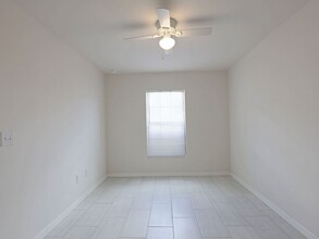 826 Gleason Pkwy in Cape Coral, FL - Building Photo - Building Photo