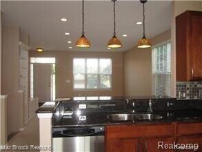 11110 Egret Ln in Walled Lake, MI - Building Photo - Building Photo