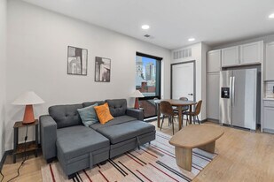 423 E Michigan St in Indianapolis, IN - Building Photo