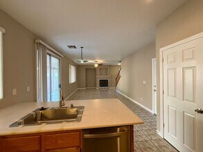 8290 Golden Cypress Ave in Las Vegas, NV - Foto de edificio - Building Photo