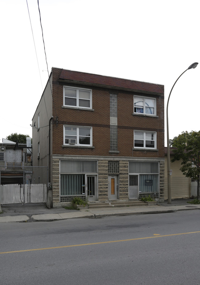 3967-3979 De Verdun Rue