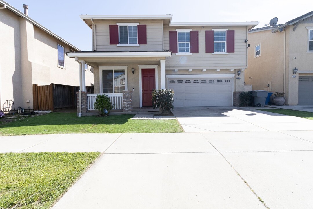 3760 Helen Perry Rd in Ceres, CA - Building Photo
