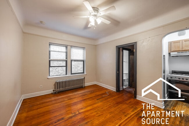 968 W Cuyler Ave, Unit 305 in Chicago, IL - Building Photo - Building Photo