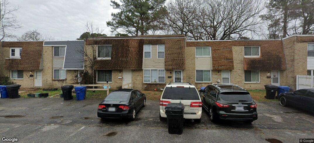 724 Arthur Ave in Virginia Beach, VA - Foto de edificio