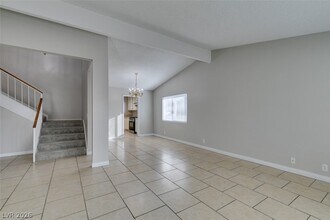 2340 Belvedere Dr in Henderson, NV - Building Photo - Building Photo