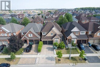 3256 Escada Dr in Mississauga, ON - Building Photo - Building Photo